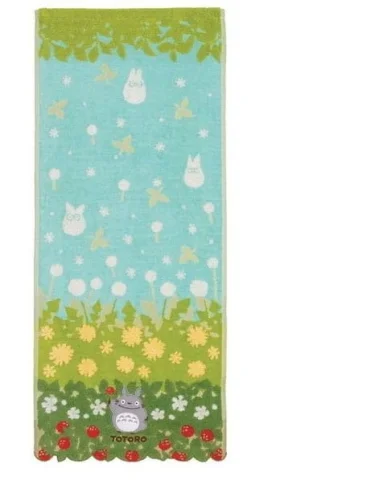 Produktbild zu Mein Nachbar Totoro - Badetuch - Flowers & Stawberries