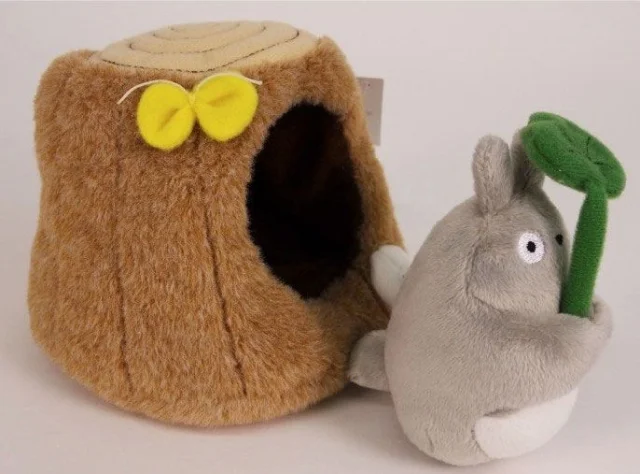 Produktbild zu Mein Nachbar Totoro - Pl&uuml;sch - Totoro & Baumstamm